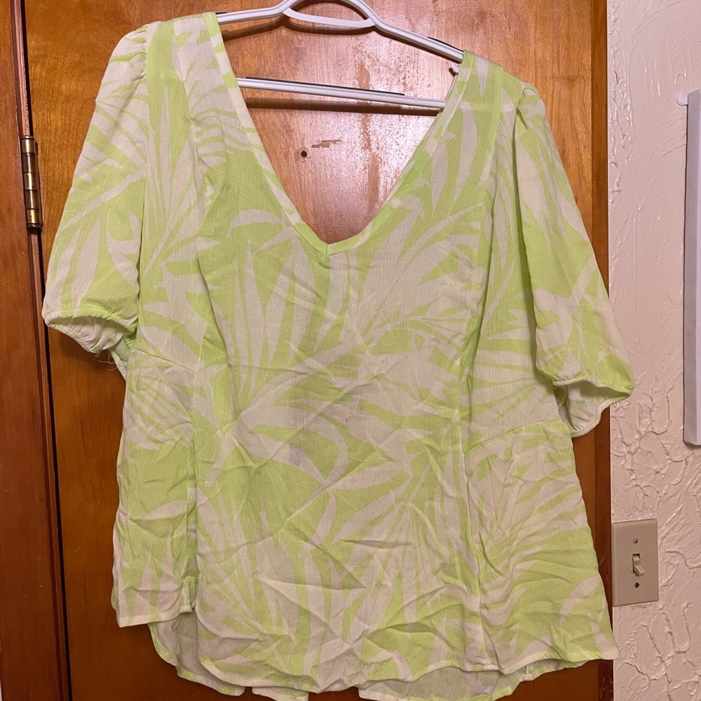 Torrid Light Green Leaf Print V-Neck Blouse